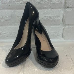Franco Sarto Orlina round toed black heels